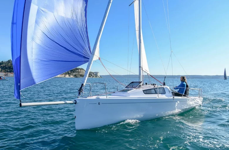 博纳多(Beneteau)First 24运动帆船
