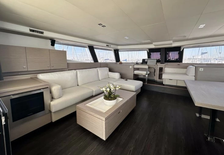 枫丹白露（Fountaine Pajot）Ipanema58二手双体帆船主甲板沙龙