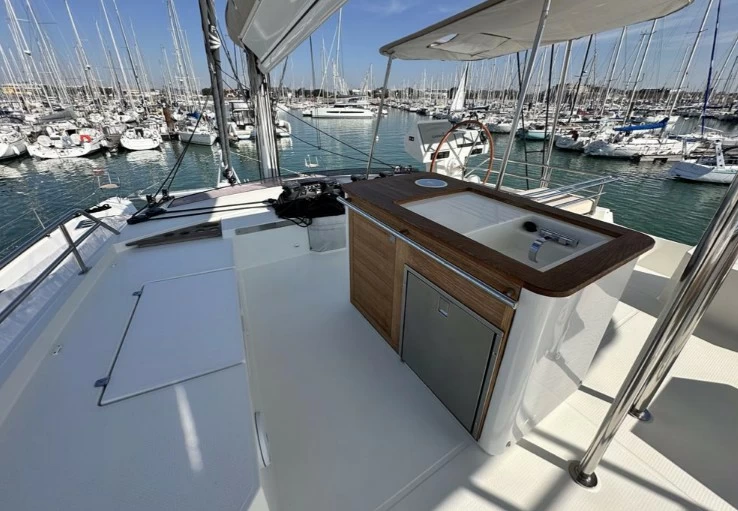 枫丹白露（Fountaine Pajot）Ipanema58二手双体帆船飞桥区