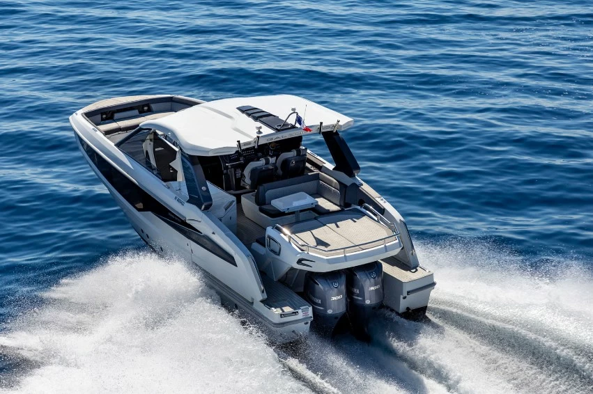 卡帝尔(Galeon)325GTO开放式游艇