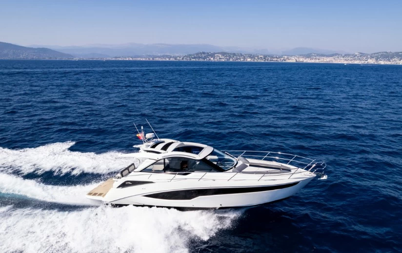 卡帝尔（Galeon）405HTS运动巡航游艇