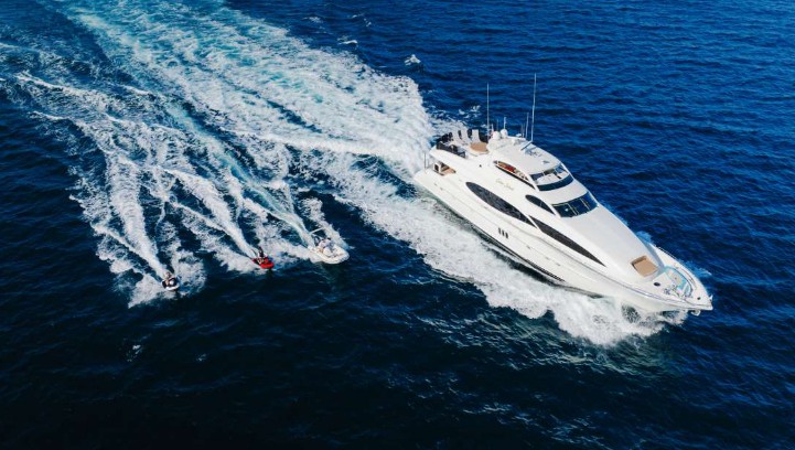 广州租游艇出海多少钱？中型、大型游艇1小时价格