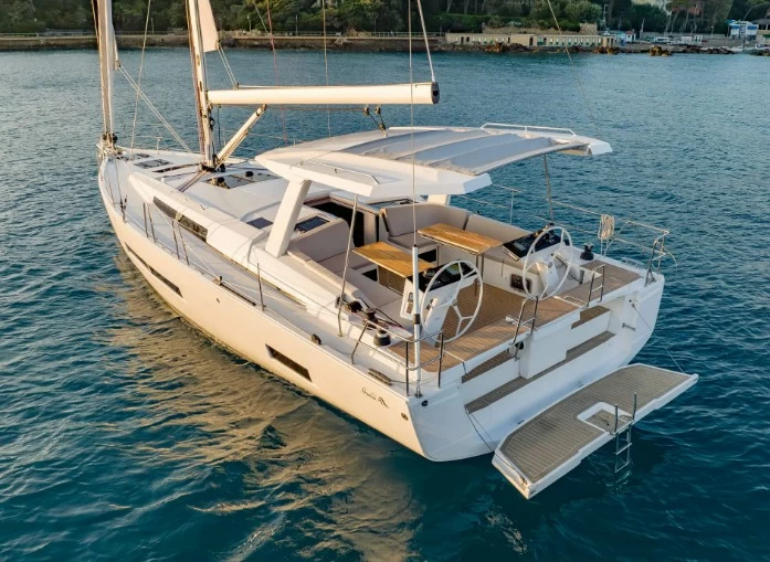汉斯（Hanse）460单体帆船驾驶区