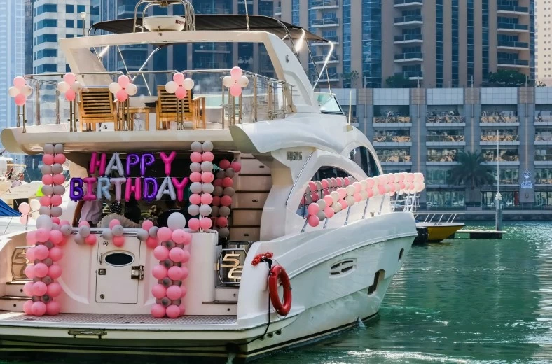 深圳生日求婚游艇租赁价格