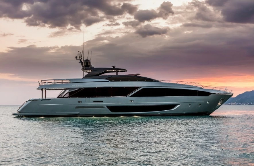riva110游艇:丽娃110 Dolcevita型号和价格、参数、图片