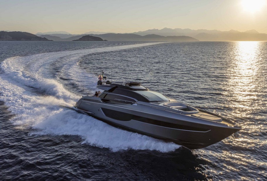 Riva 76' Perseo Super游艇价格：6000万元，值不值得拥有？