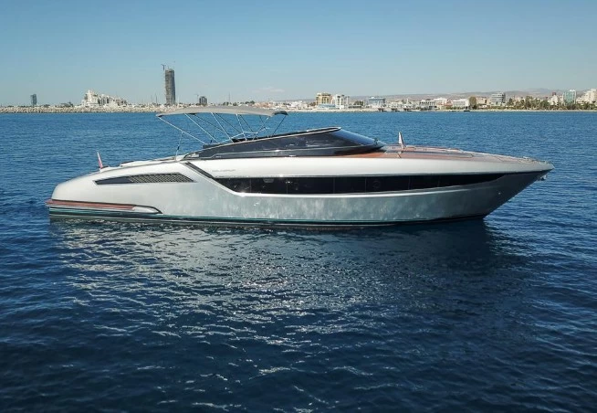 48尺丽娃（Riva）48Dolceriva二手游艇价格785万元