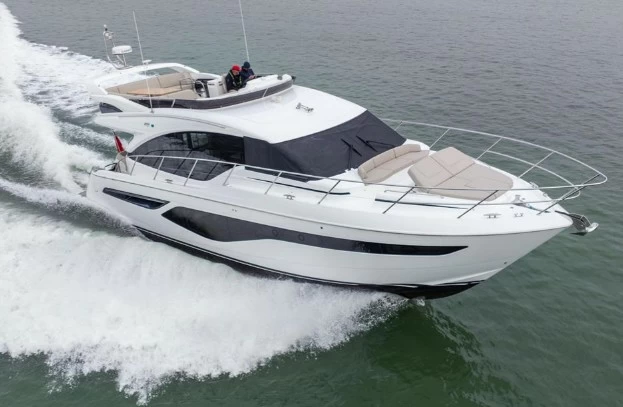 公主（Princess）F55二手飞桥游艇价格1800万元