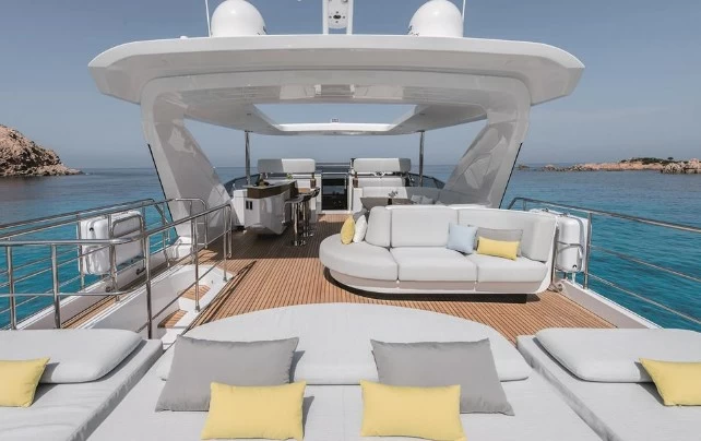 阿兹慕（Azimut）Grande 27M二手豪华飞桥游艇飞桥区域