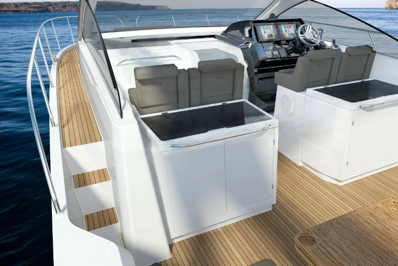 西莱（Sealine）S430运动型豪华游艇驾驶区