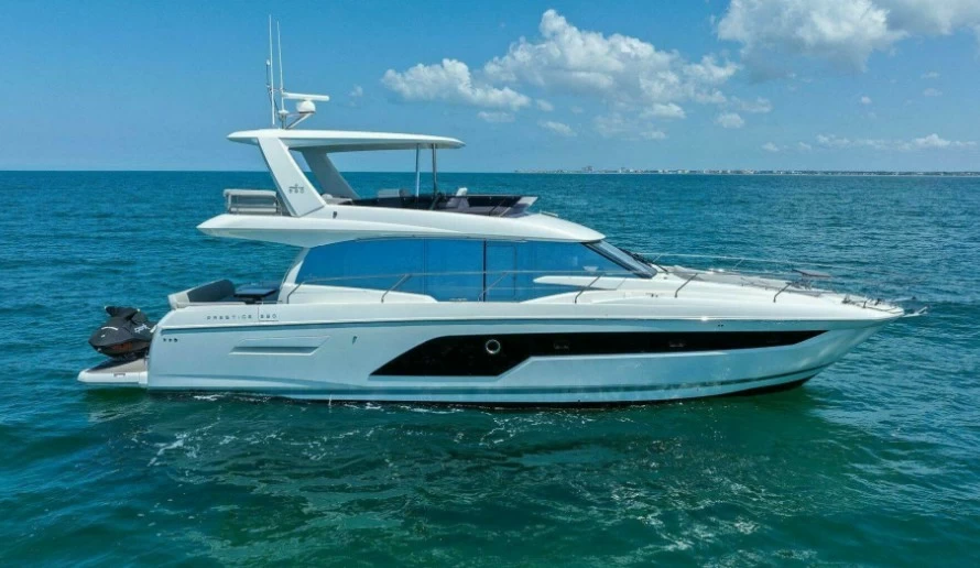 沛海驰Prestige 590二手中型飞桥游艇，现售价仅1150万元