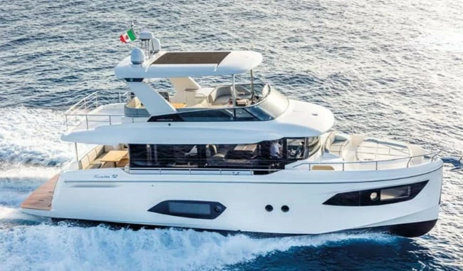 2022款雅舶仕Navetta52飞桥游艇，1000万元低价出售！