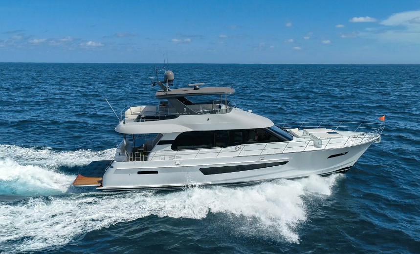 近乎全新！显利CL Yachts CLB65二手游艇，报价2350万元