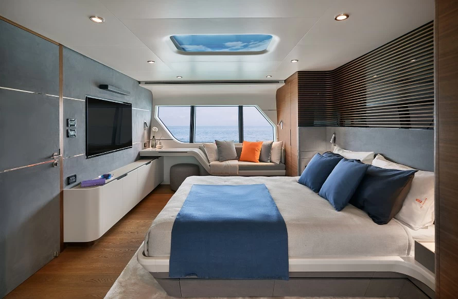 显利（CL Yachts）CLX96大型探险游艇客舱