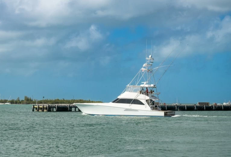20米旗舰钓鱼艇Viking 68 Convertible，翻新仅售1440万元