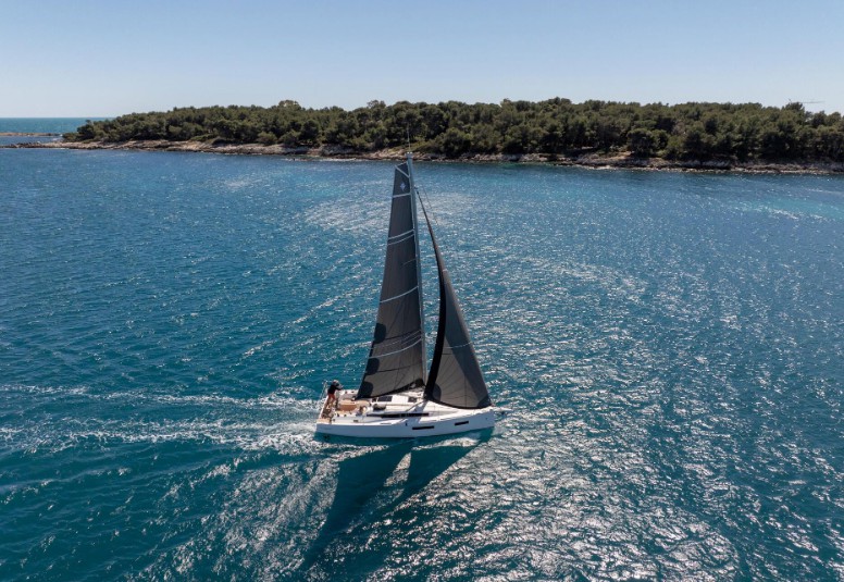 亚诺Jeanneau Sun Odyssey350巡航帆船，价格130万