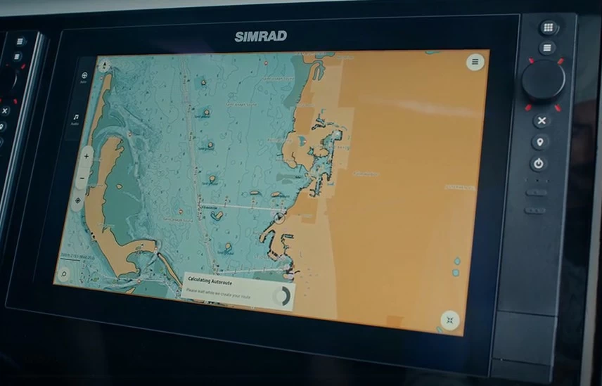 SIMRAD NSS 4导航仪与鱼探器