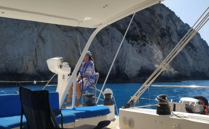 卡塔纳（Catana）582二手巡航双体帆船驾驶区