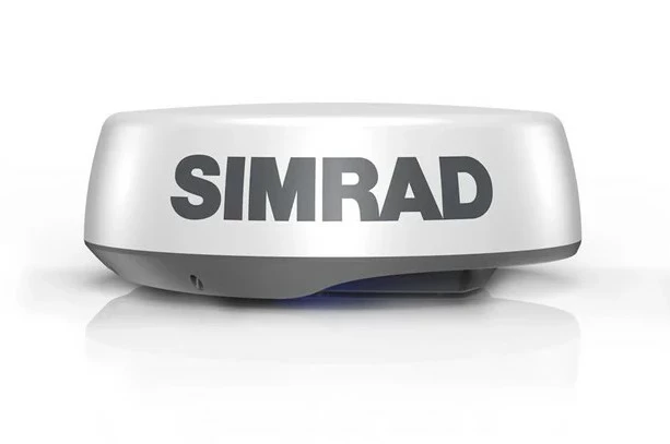 游艇装备：SIMRAD HALO24雷达系统（每分钟60转速度运行）