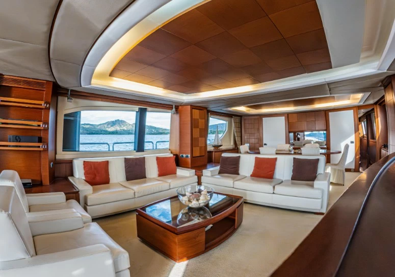 阿兹慕（Azimut）Grande105二手超级游艇沙龙布局