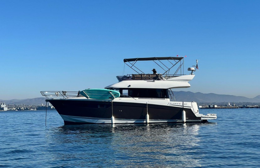 家庭巡航游艇：2017款Velasco 43飞桥游艇$495,000