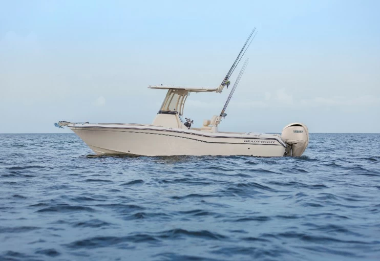 格帝威Fisherman257小型钓鱼游艇：兼具性能与舒适