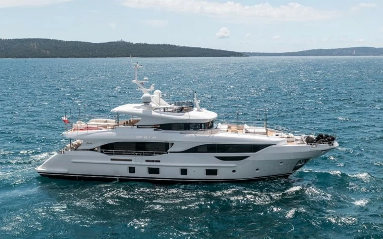 贝尼蒂Delfino95二手飞桥游艇|2019年建造|€6,300,000