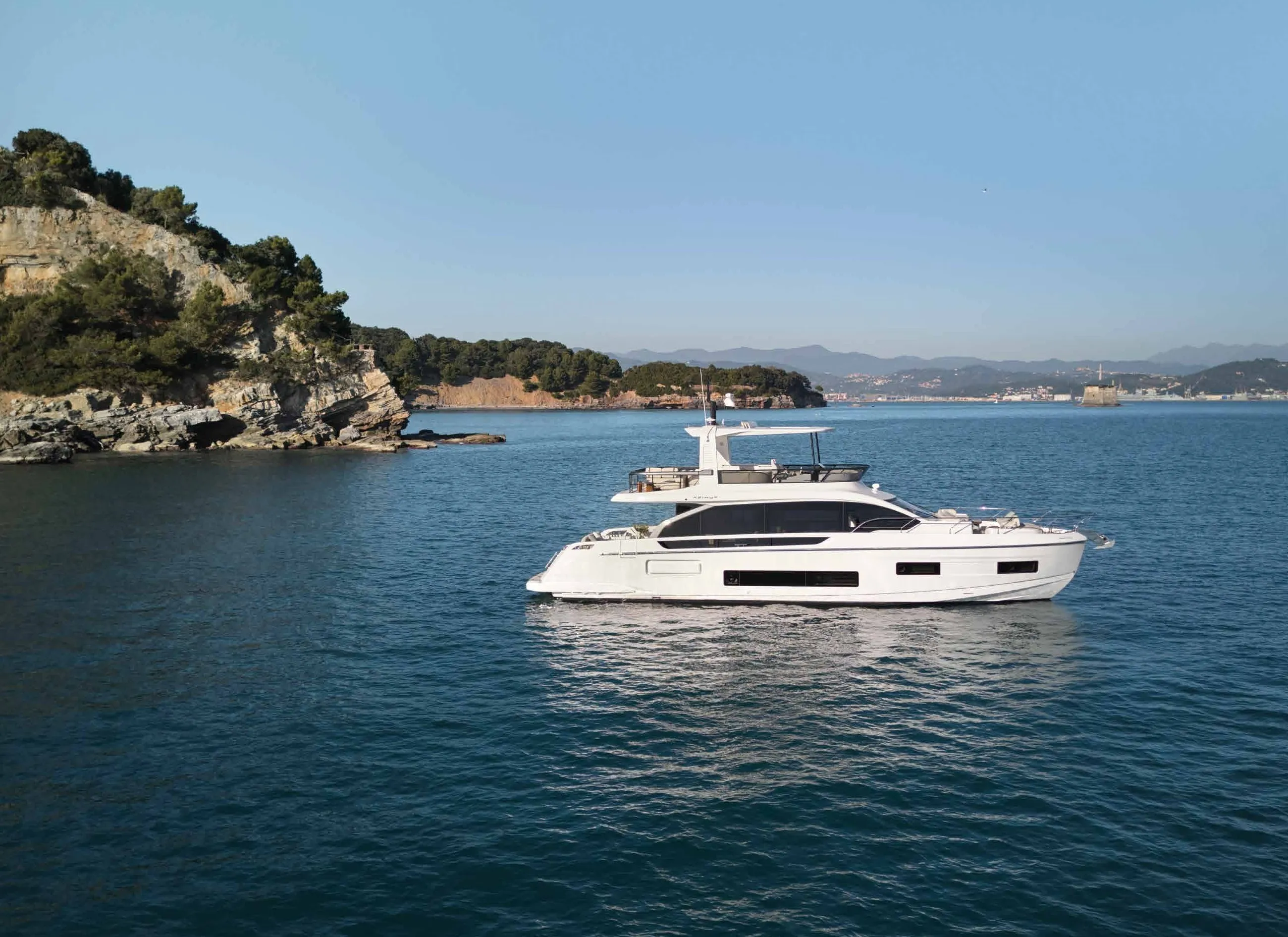 阿兹慕Azimut Fly 62游艇